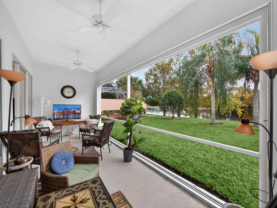 Activo con contrato: $4,200 (3 camas, 2 baños, 2000 Pies cuadrados)