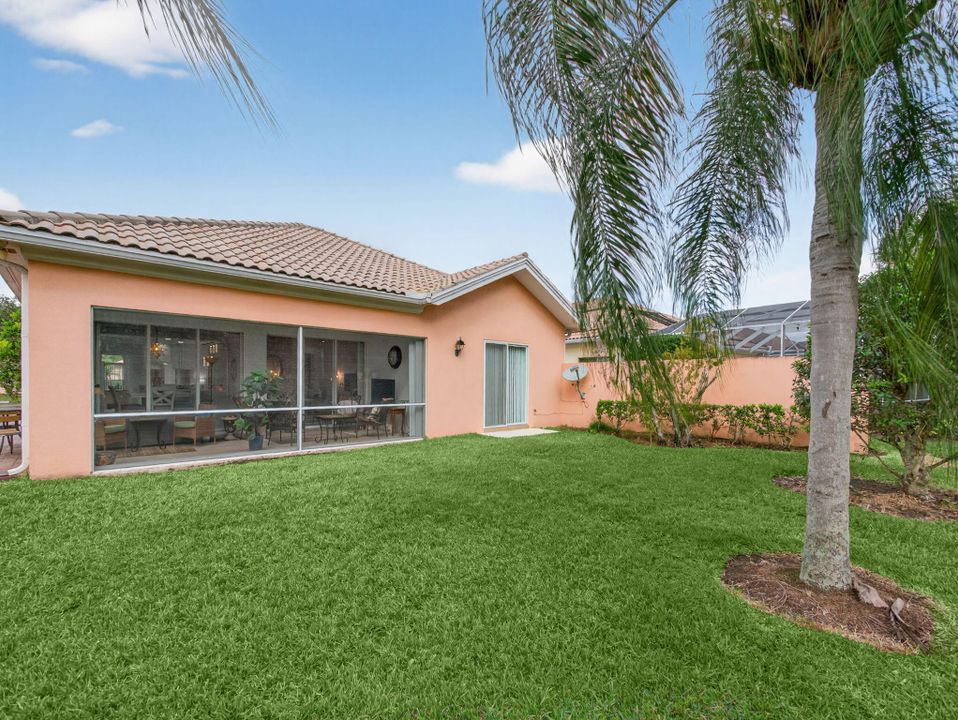 Activo con contrato: $4,200 (3 camas, 2 baños, 2000 Pies cuadrados)