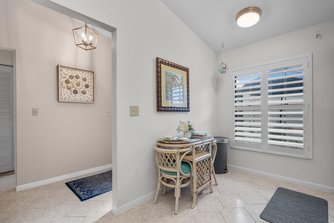 待售: $339,000 (2 贝兹, 2 浴室, 1170 平方英尺)