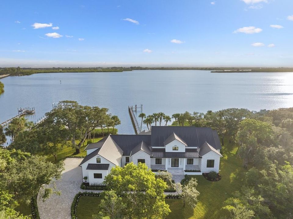 For Sale: $4,890,000 (4 beds, 4 baths, 4270 Square Feet)