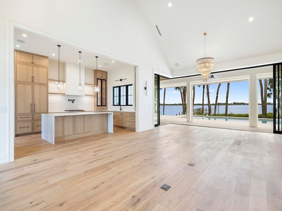 For Sale: $4,890,000 (4 beds, 4 baths, 4270 Square Feet)