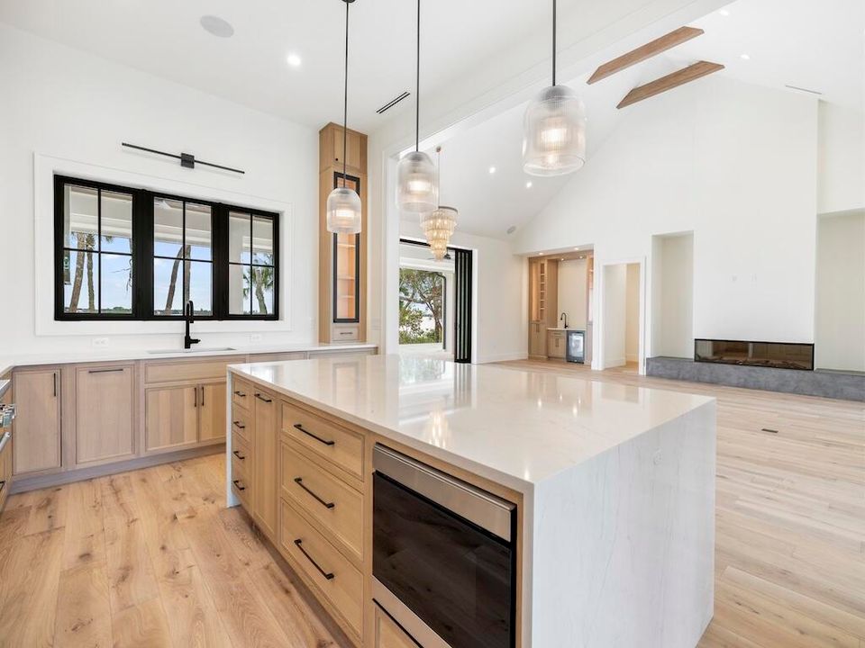 For Sale: $4,890,000 (4 beds, 4 baths, 4270 Square Feet)