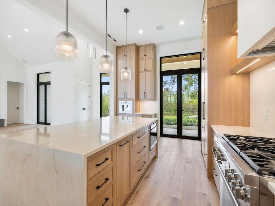 For Sale: $4,890,000 (4 beds, 4 baths, 4270 Square Feet)