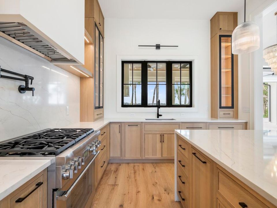 For Sale: $4,890,000 (4 beds, 4 baths, 4270 Square Feet)