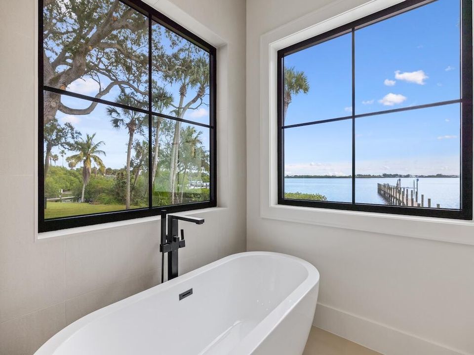 For Sale: $4,890,000 (4 beds, 4 baths, 4270 Square Feet)