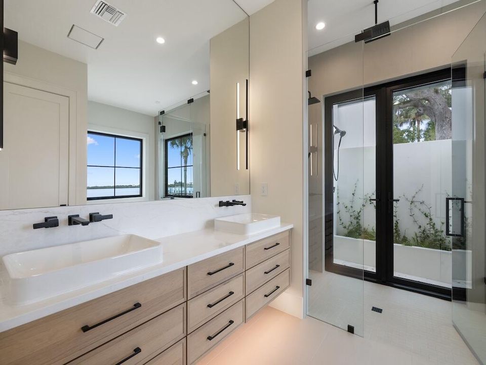 For Sale: $4,890,000 (4 beds, 4 baths, 4270 Square Feet)