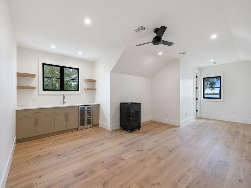 For Sale: $4,890,000 (4 beds, 4 baths, 4270 Square Feet)