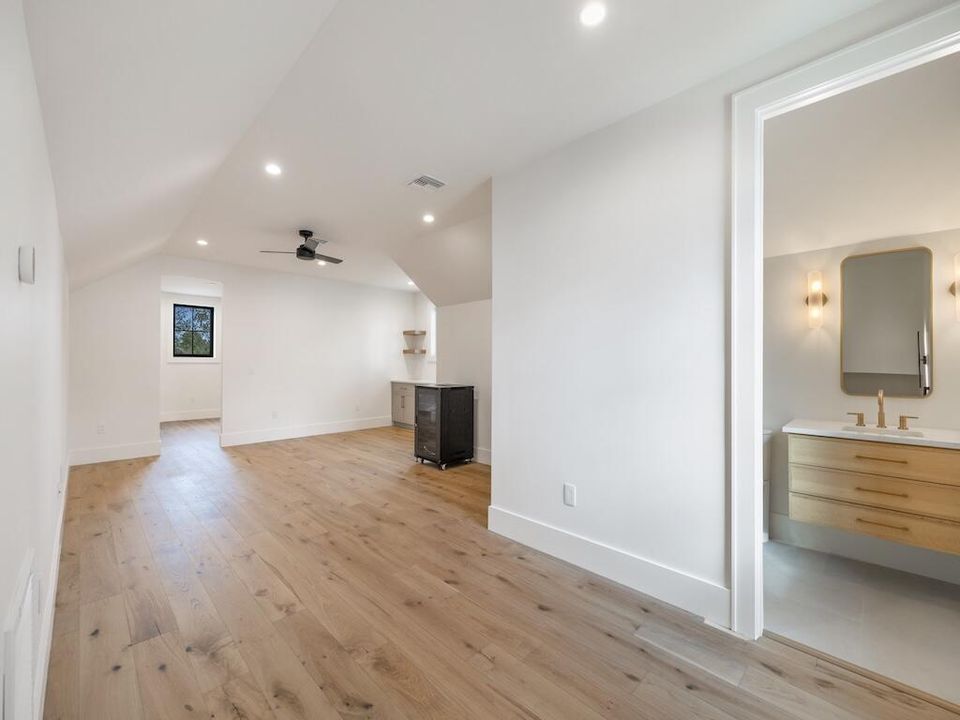 For Sale: $4,890,000 (4 beds, 4 baths, 4270 Square Feet)