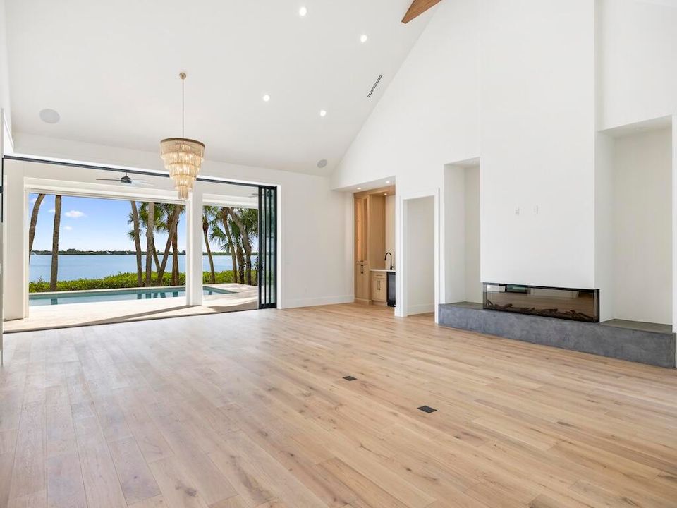 For Sale: $4,890,000 (4 beds, 4 baths, 4270 Square Feet)