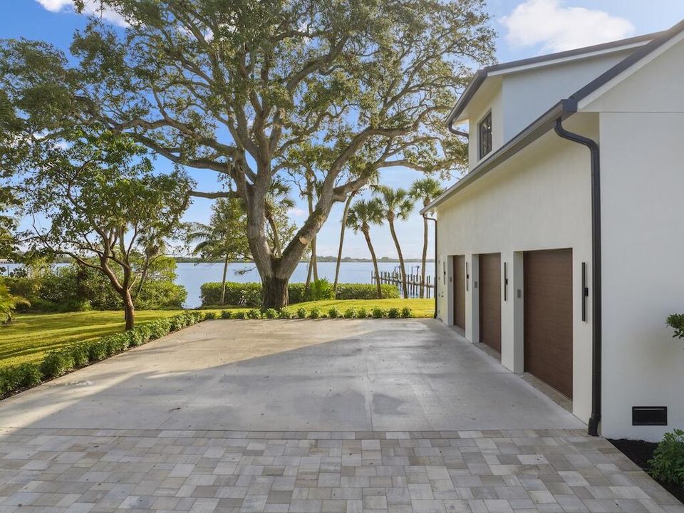 For Sale: $4,890,000 (4 beds, 4 baths, 4270 Square Feet)