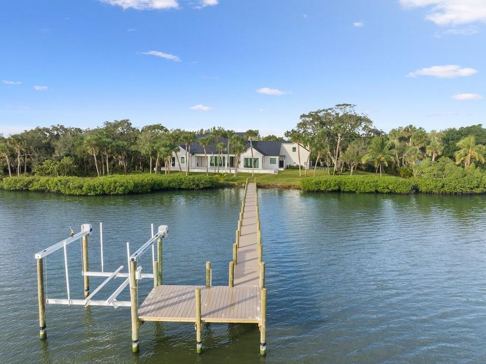 For Sale: $4,890,000 (4 beds, 4 baths, 4270 Square Feet)