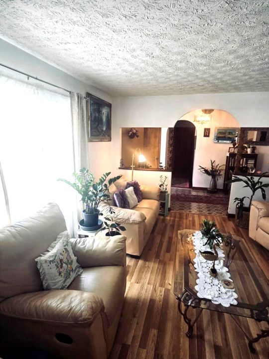 For Sale: $499,000 (3 beds, 3 baths, 2177 Square Feet)