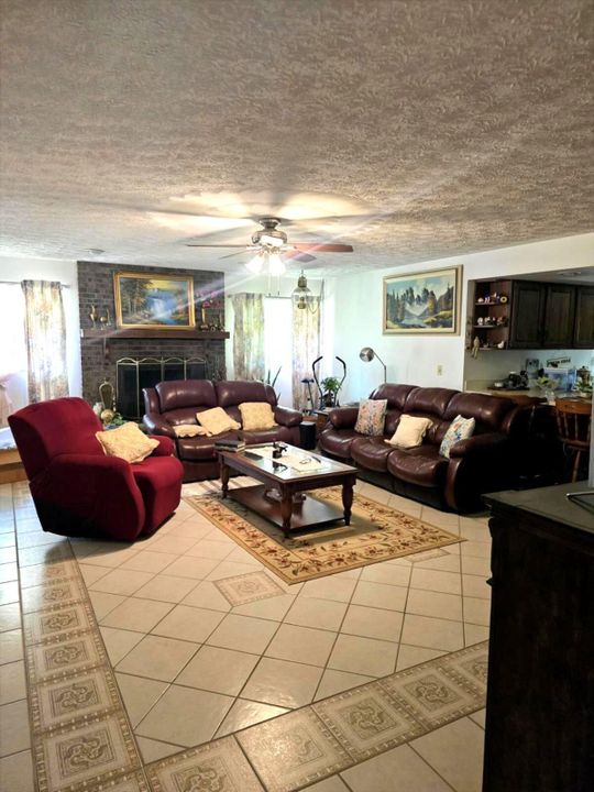 For Sale: $499,000 (3 beds, 3 baths, 2177 Square Feet)