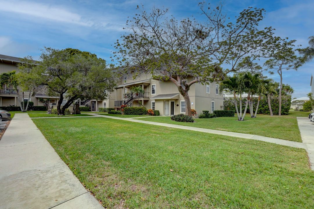 待售: $249,990 (2 贝兹, 2 浴室, 1230 平方英尺)