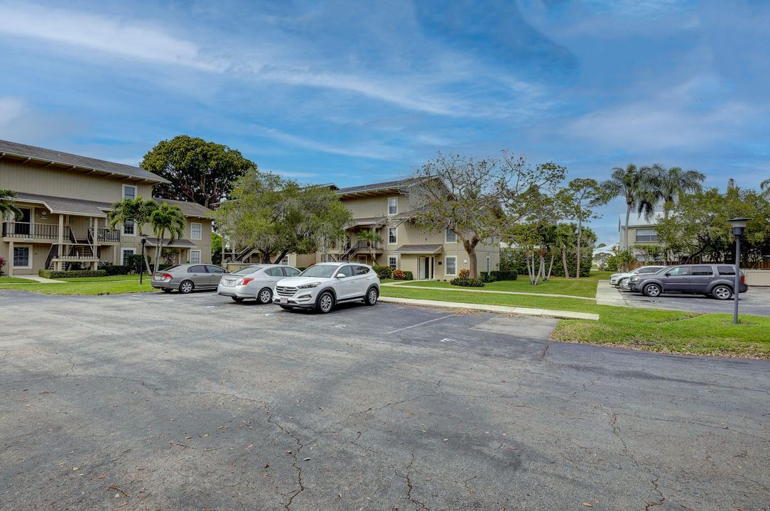 待售: $249,990 (2 贝兹, 2 浴室, 1230 平方英尺)