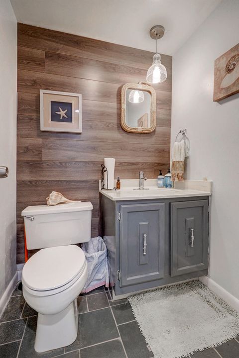 待售: $249,990 (2 贝兹, 2 浴室, 1230 平方英尺)