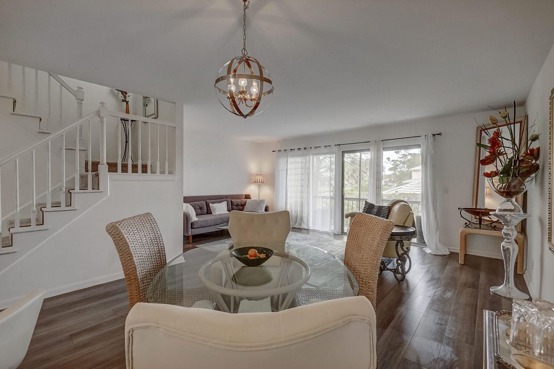 待售: $249,990 (2 贝兹, 2 浴室, 1230 平方英尺)