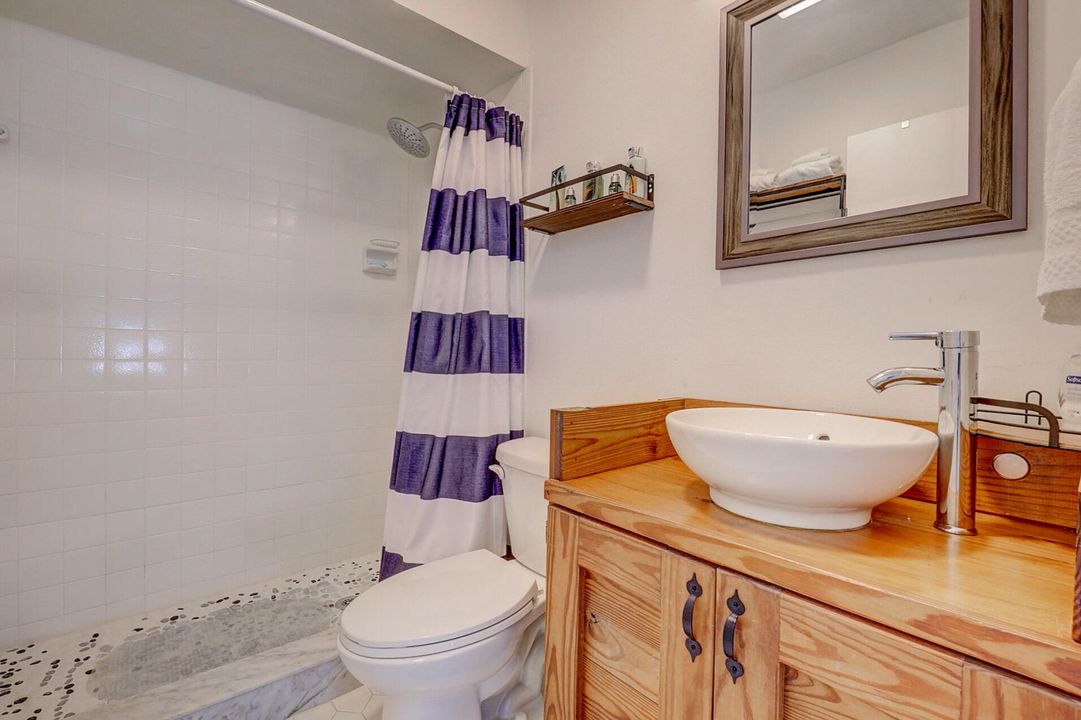 待售: $249,990 (2 贝兹, 2 浴室, 1230 平方英尺)