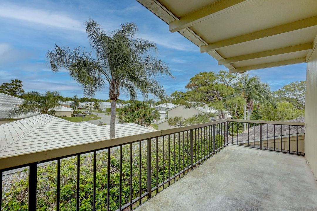 待售: $249,990 (2 贝兹, 2 浴室, 1230 平方英尺)