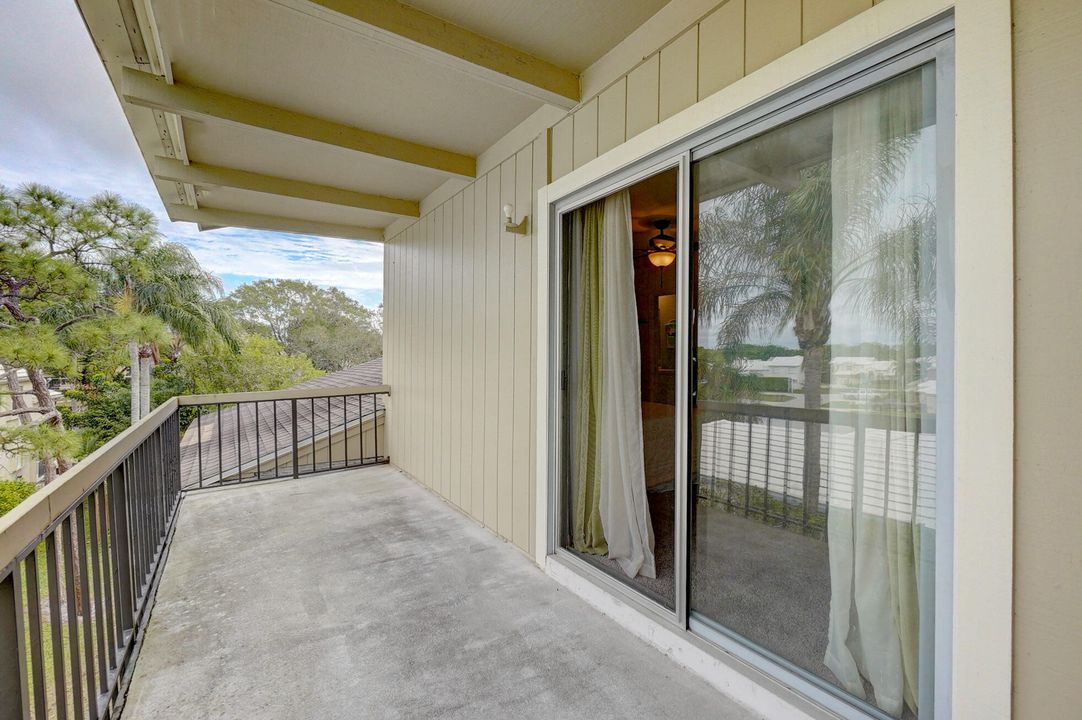 待售: $249,990 (2 贝兹, 2 浴室, 1230 平方英尺)