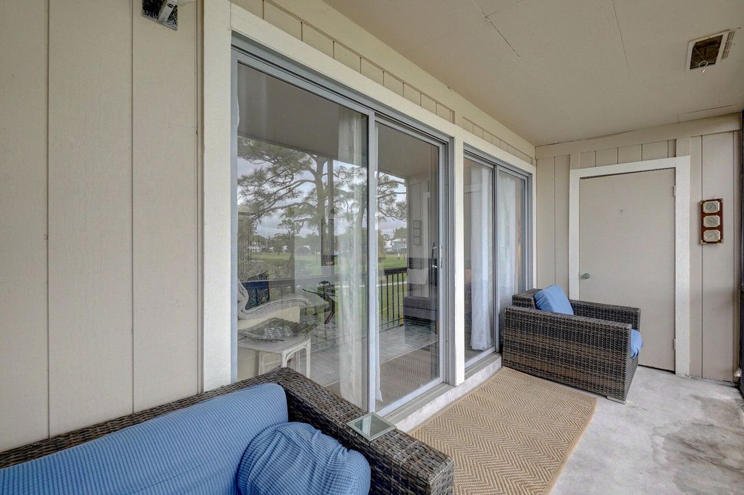 待售: $249,990 (2 贝兹, 2 浴室, 1230 平方英尺)