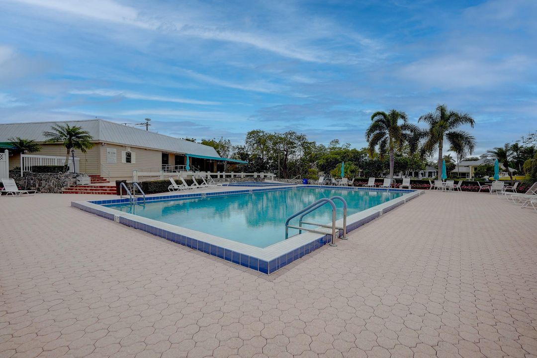 待售: $249,990 (2 贝兹, 2 浴室, 1230 平方英尺)