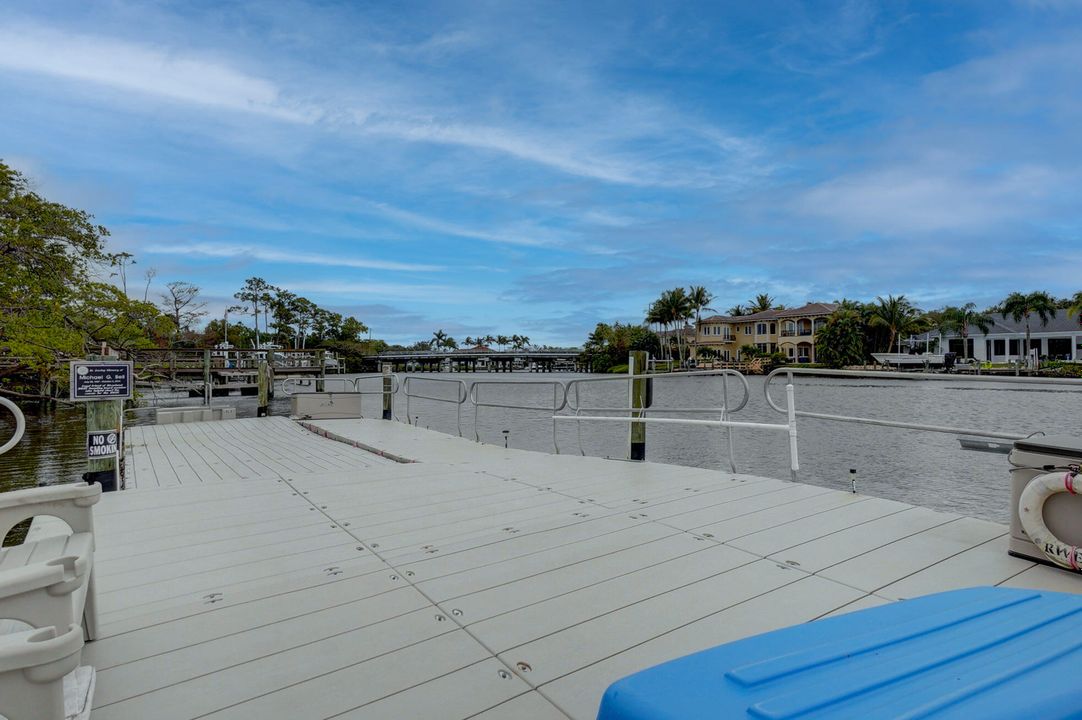 待售: $249,990 (2 贝兹, 2 浴室, 1230 平方英尺)