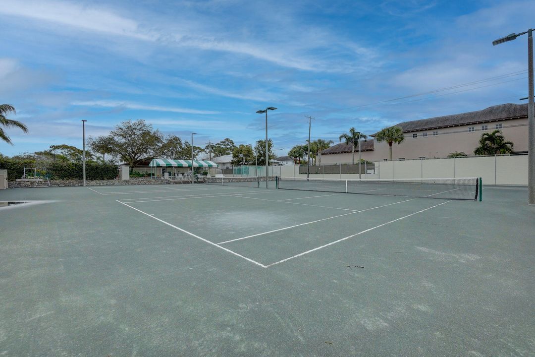 待售: $249,990 (2 贝兹, 2 浴室, 1230 平方英尺)