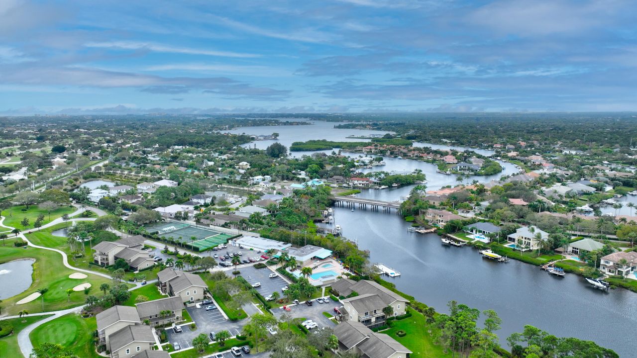 待售: $249,990 (2 贝兹, 2 浴室, 1230 平方英尺)