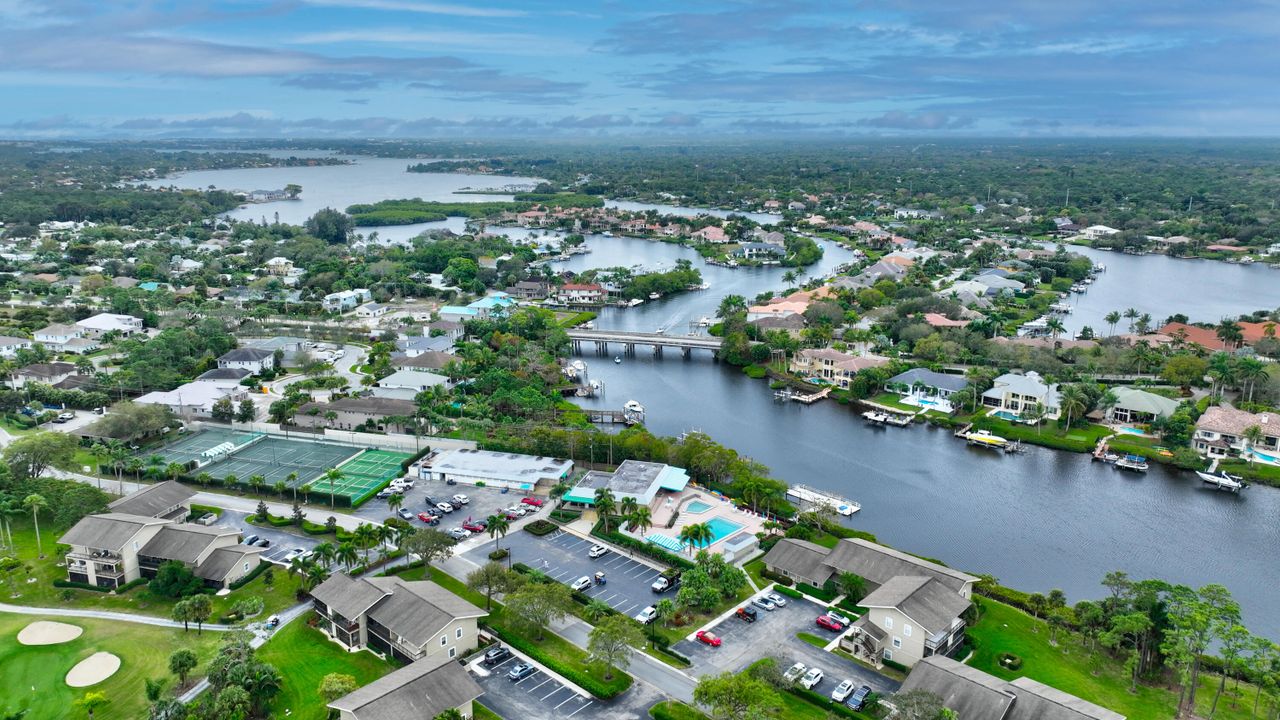 待售: $249,990 (2 贝兹, 2 浴室, 1230 平方英尺)