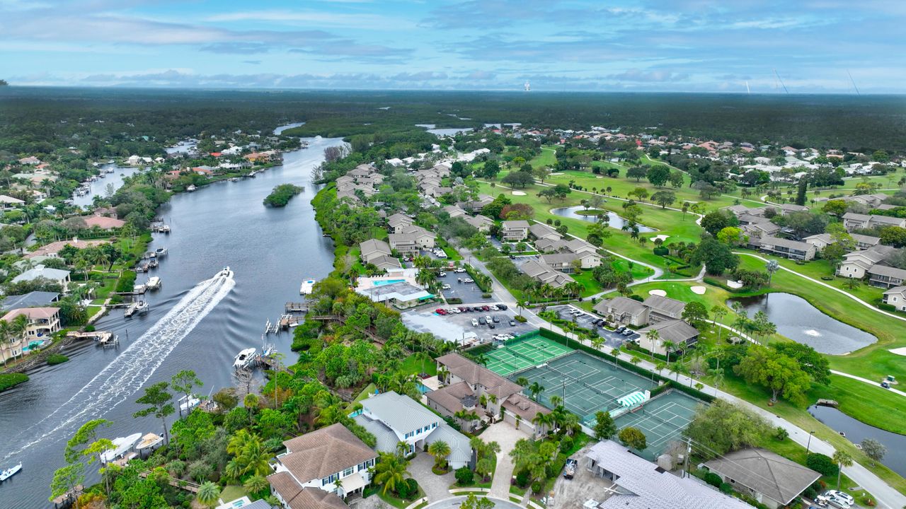 待售: $249,990 (2 贝兹, 2 浴室, 1230 平方英尺)