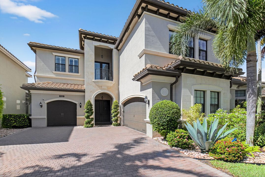 В аренду: $11,000 (5 спален, 5 ванн, 4248 Квадратных фут)