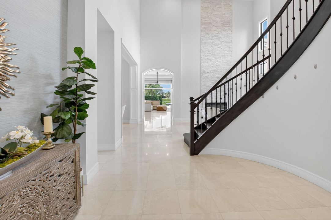 В аренду: $11,000 (5 спален, 5 ванн, 4248 Квадратных фут)