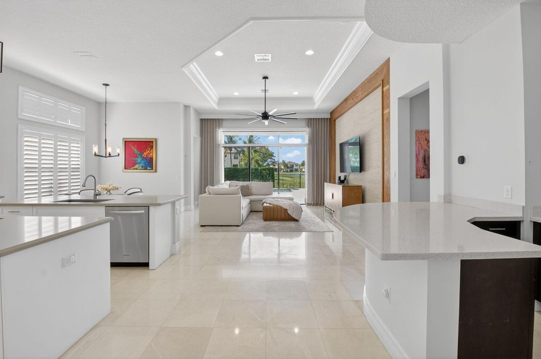 В аренду: $11,000 (5 спален, 5 ванн, 4248 Квадратных фут)