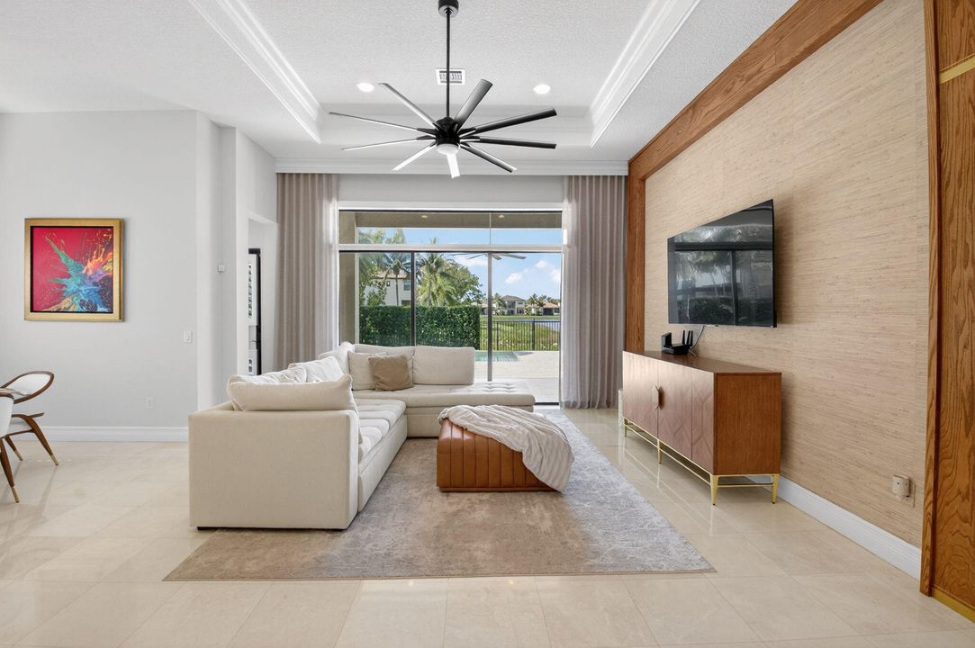 В аренду: $11,000 (5 спален, 5 ванн, 4248 Квадратных фут)