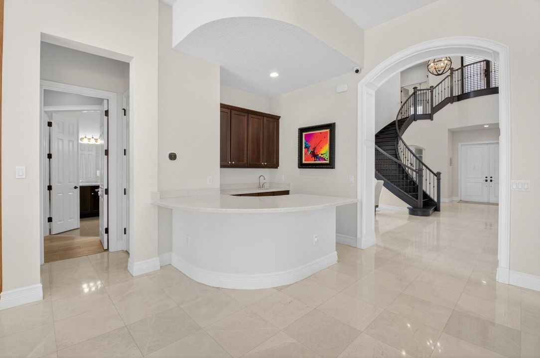 В аренду: $11,000 (5 спален, 5 ванн, 4248 Квадратных фут)