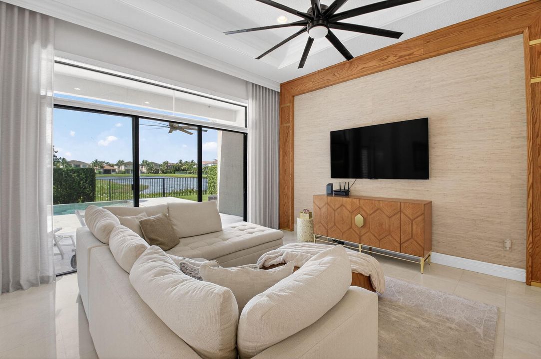 В аренду: $11,000 (5 спален, 5 ванн, 4248 Квадратных фут)