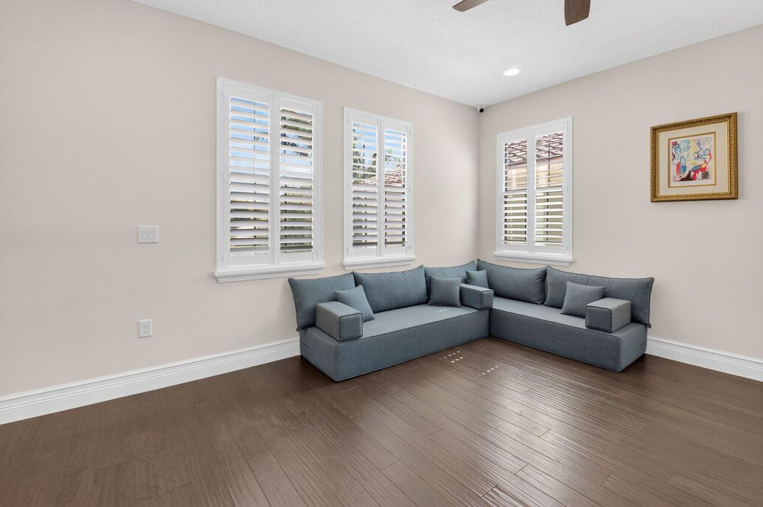 В аренду: $11,000 (5 спален, 5 ванн, 4248 Квадратных фут)