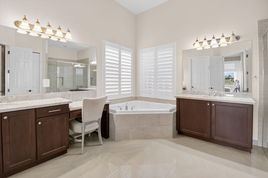 В аренду: $11,000 (5 спален, 5 ванн, 4248 Квадратных фут)