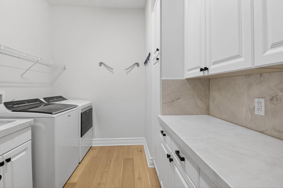 В аренду: $11,000 (5 спален, 5 ванн, 4248 Квадратных фут)