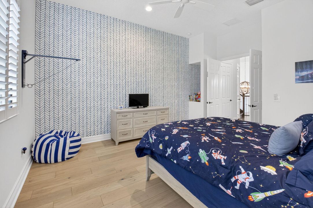 В аренду: $11,000 (5 спален, 5 ванн, 4248 Квадратных фут)