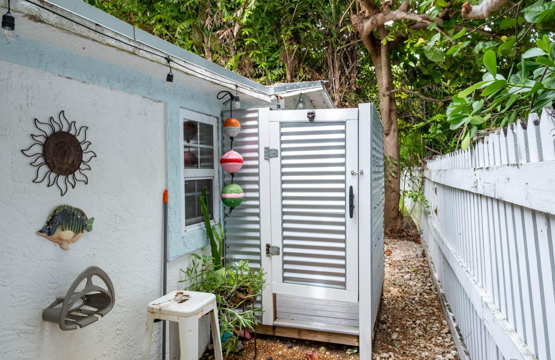 For Sale: $990,000 (4 beds, 2 baths, 1766 Square Feet)