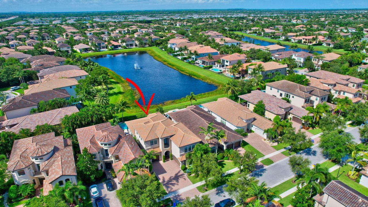 В аренду: $11,000 (5 спален, 5 ванн, 4248 Квадратных фут)