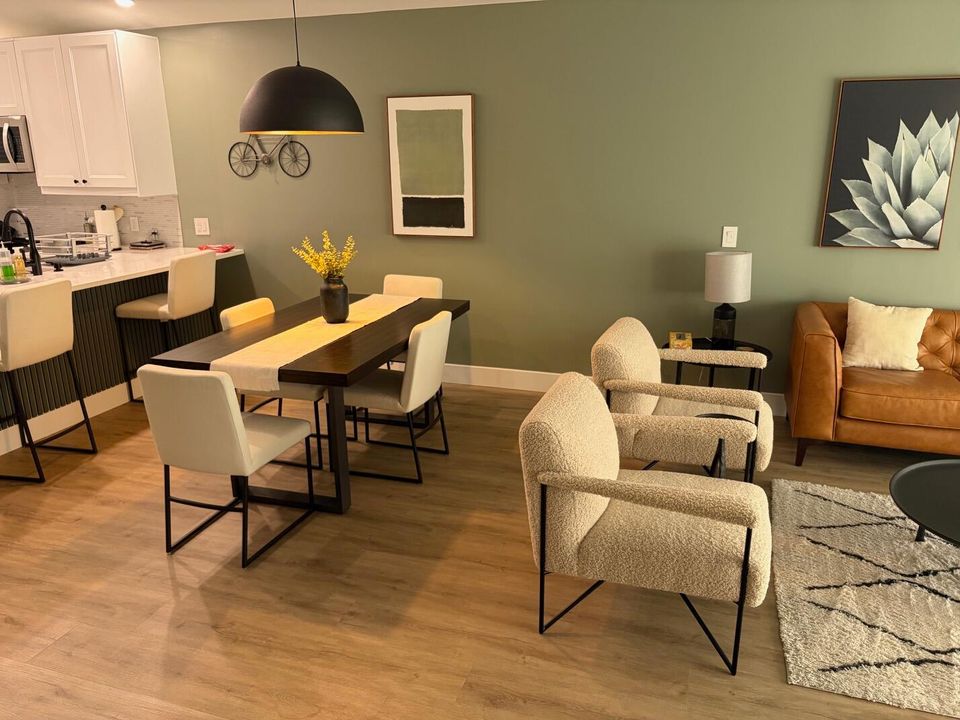 For Rent: $8,000 (2 beds, 2 baths, 1135 Square Feet)