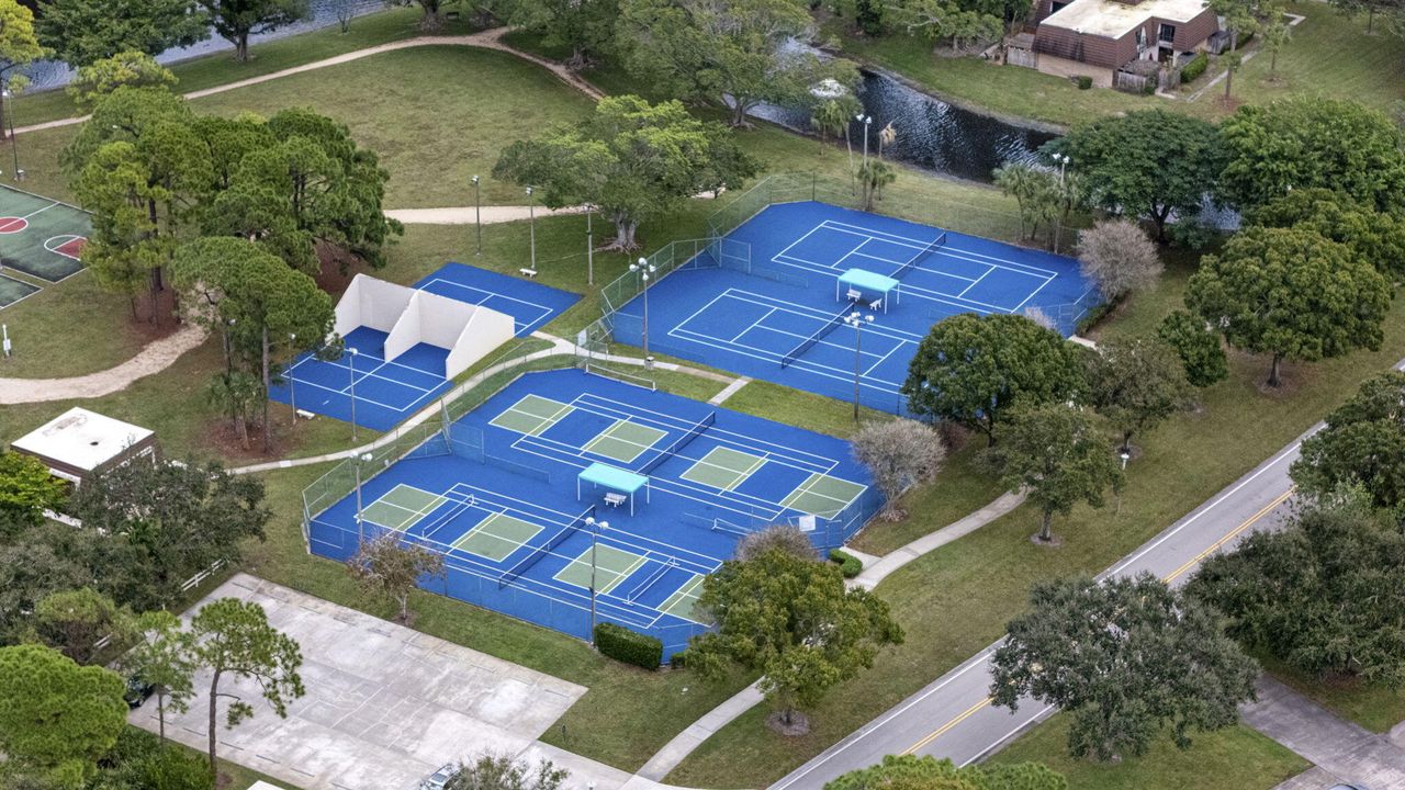 En Venta: $399,500 (2 camas, 2 baños, 1596 Pies cuadrados)