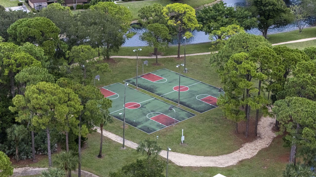 En Venta: $399,500 (2 camas, 2 baños, 1596 Pies cuadrados)