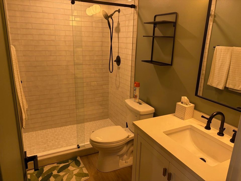 For Rent: $8,000 (2 beds, 2 baths, 1135 Square Feet)