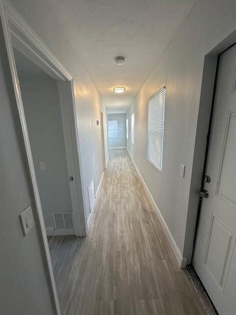 For Rent: $2,200 (2 beds, 1 baths, 720 Square Feet)