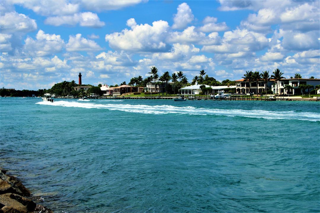 For Rent: $8,000 (2 beds, 2 baths, 1135 Square Feet)