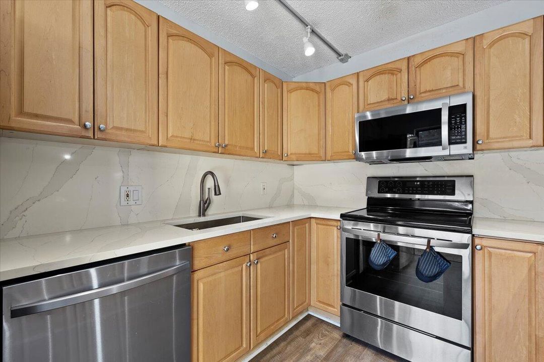 En Venta: $375,000 (3 camas, 2 baños, 1488 Pies cuadrados)